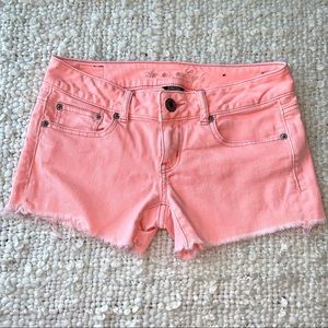 American Eagle bright coral jean shorts 🎀